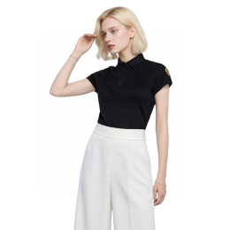 【訂製黑色短袖女款Polo衫】|黑色主調|翻領設計|五粒暗扣門襟|短袖剪裁|左右袖口金色徽標|女款Polo專門店   P1838 【訂製黑色短袖女款Polo衫】|黑色主調|翻領設計|五粒暗扣門襟|短袖剪裁|左右袖口金色徽標|女款Polo專門店   P1838